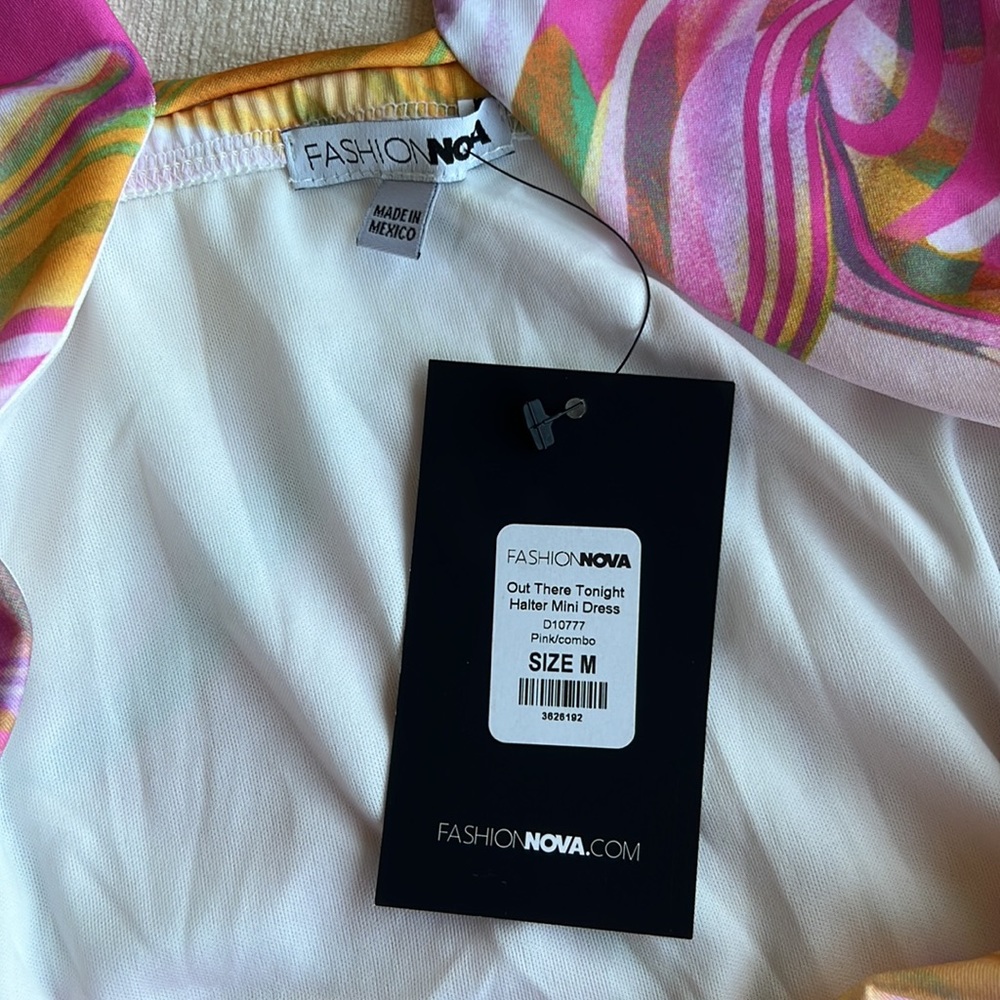 Abstract Halter Dress - Picture 4 of 5